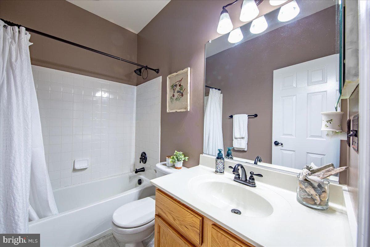 254 Whitworth Drive photo 9