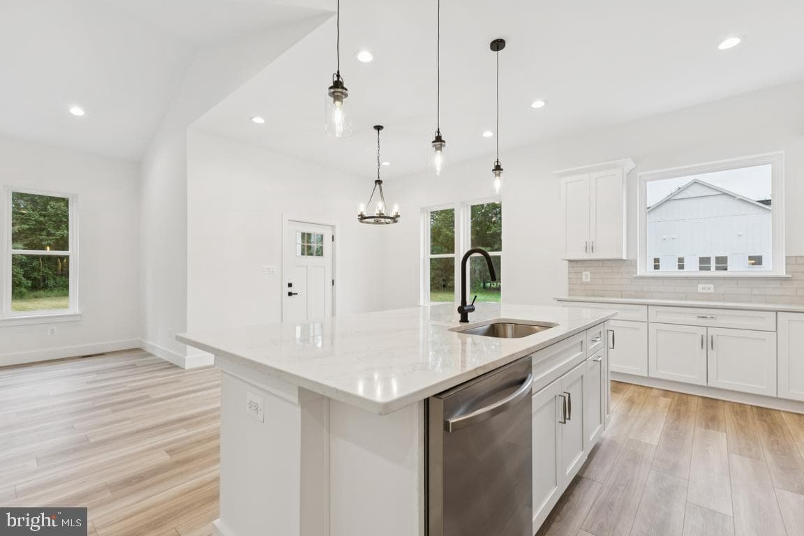14057 Berry Hill Road photo 4