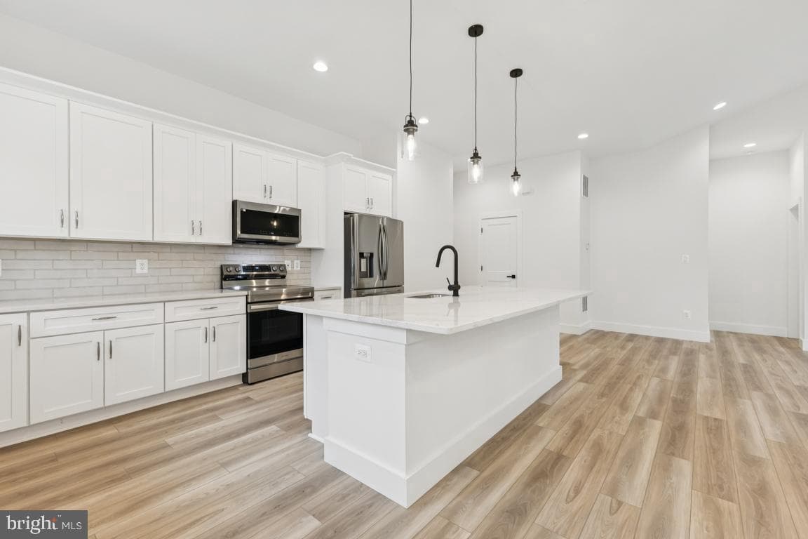 14057 Berry Hill Road photo 5