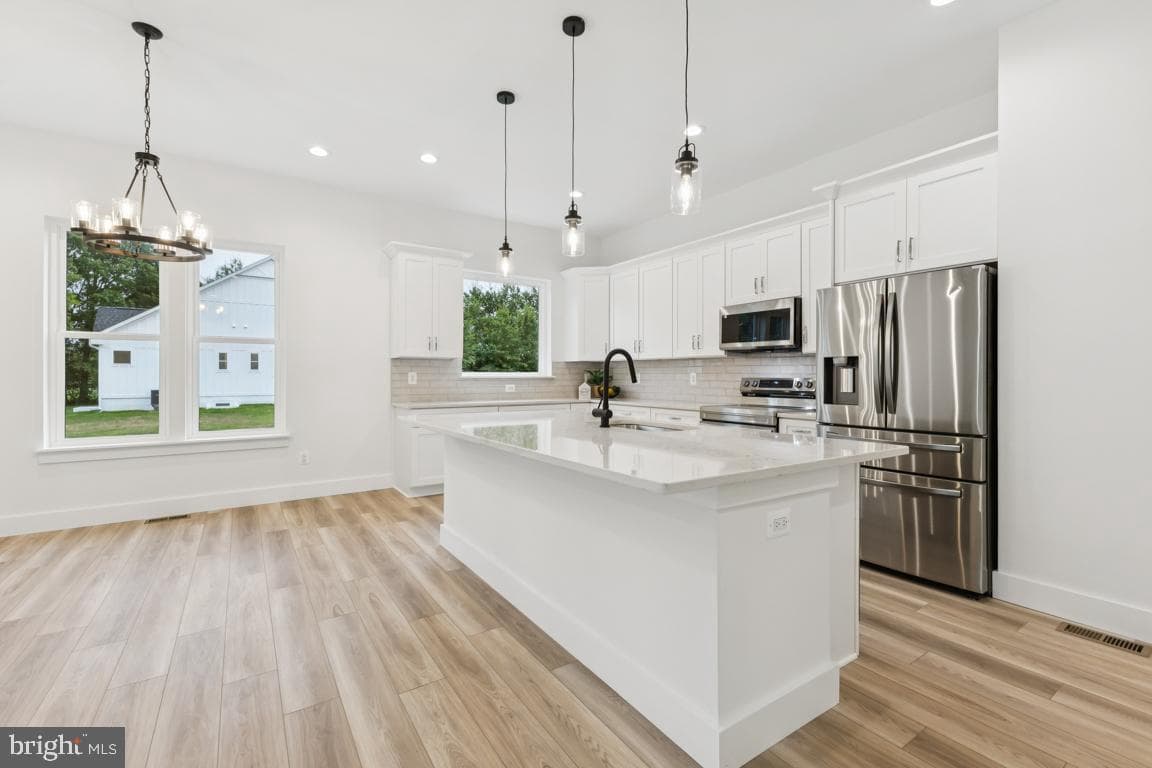14057 Berry Hill Road photo 6