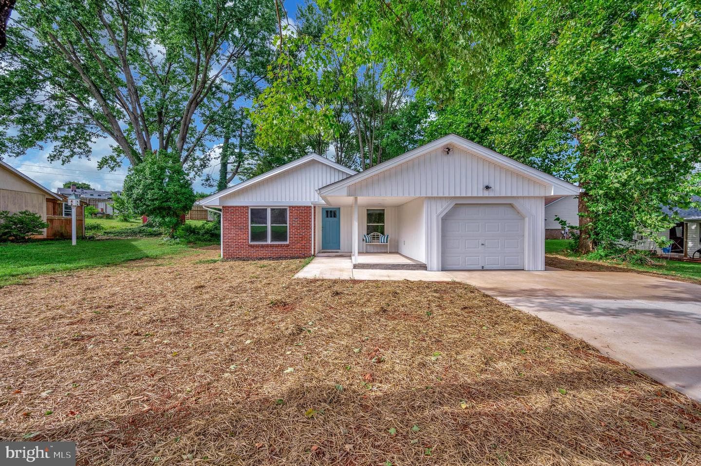 325 Elmwood Drive photo 12