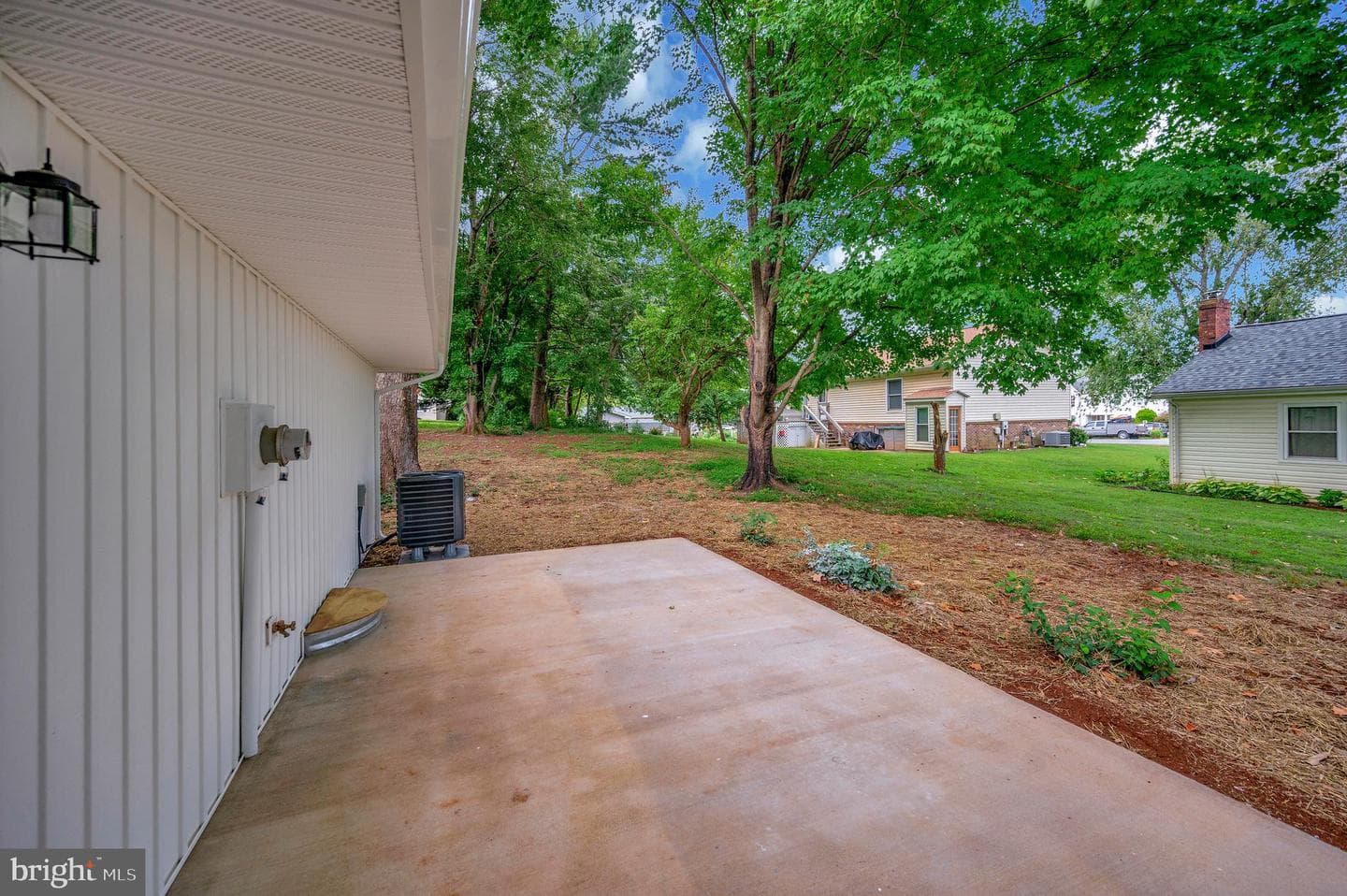325 Elmwood Drive photo 18