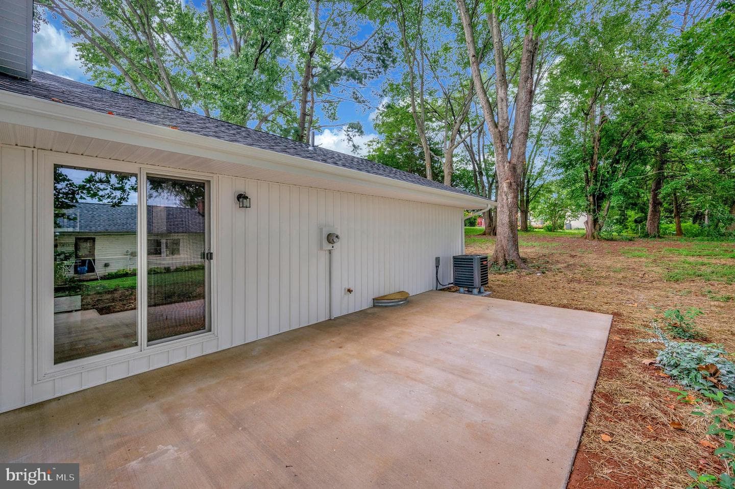 325 Elmwood Drive photo 19