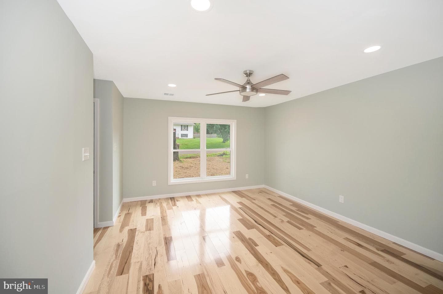 325 Elmwood Drive photo 34