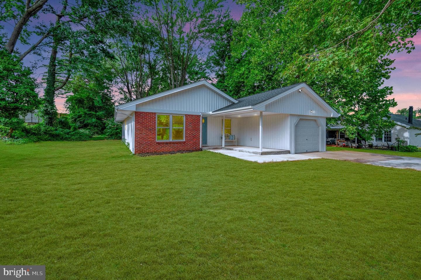 325 Elmwood Drive photo 7