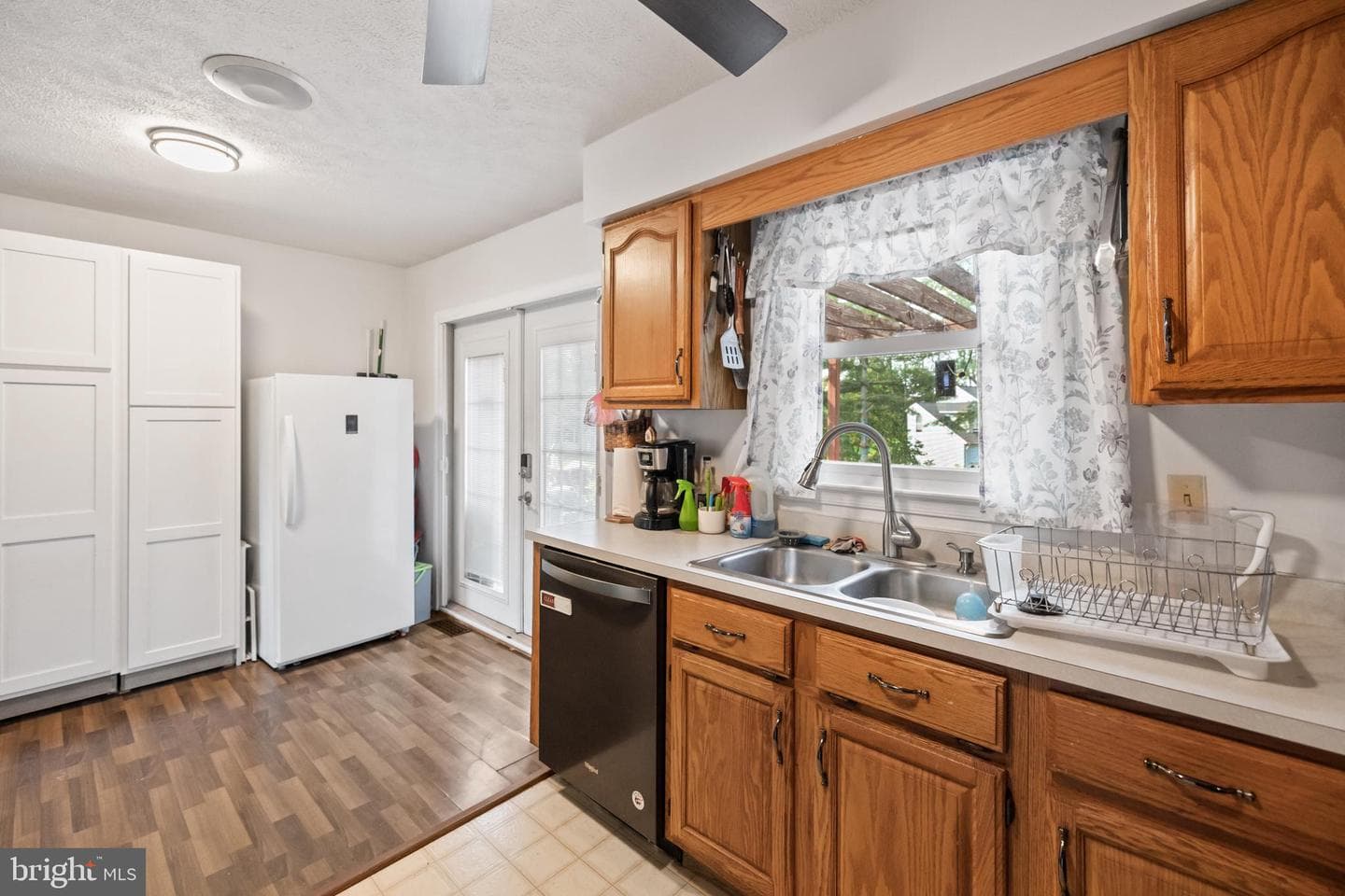 1568 Harrier Lane photo 10
