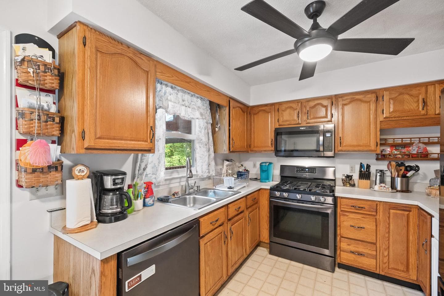 1568 Harrier Lane photo 11