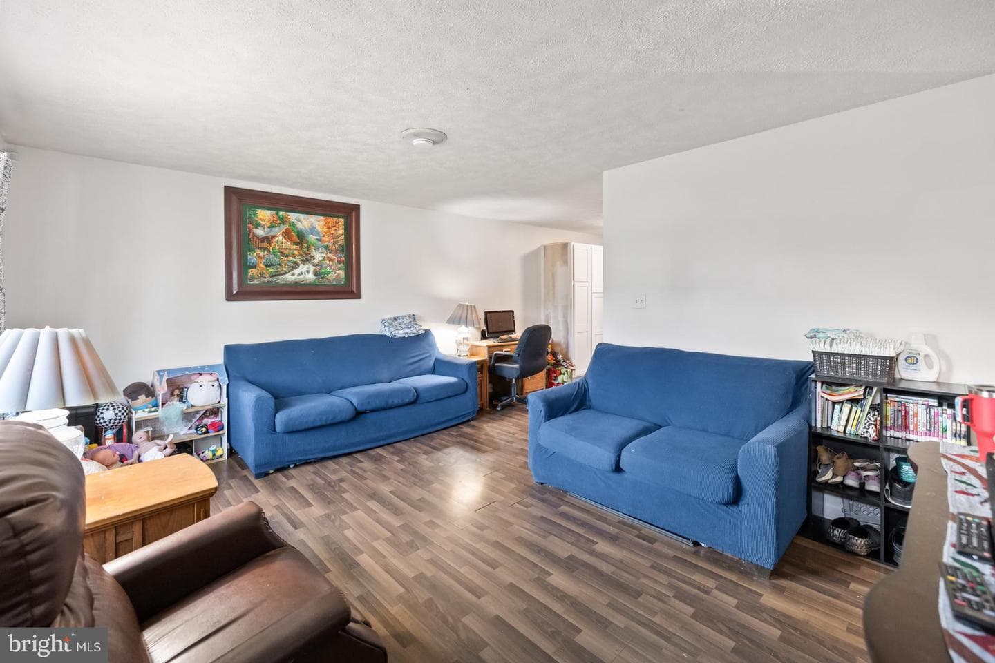 1568 Harrier Lane photo 3