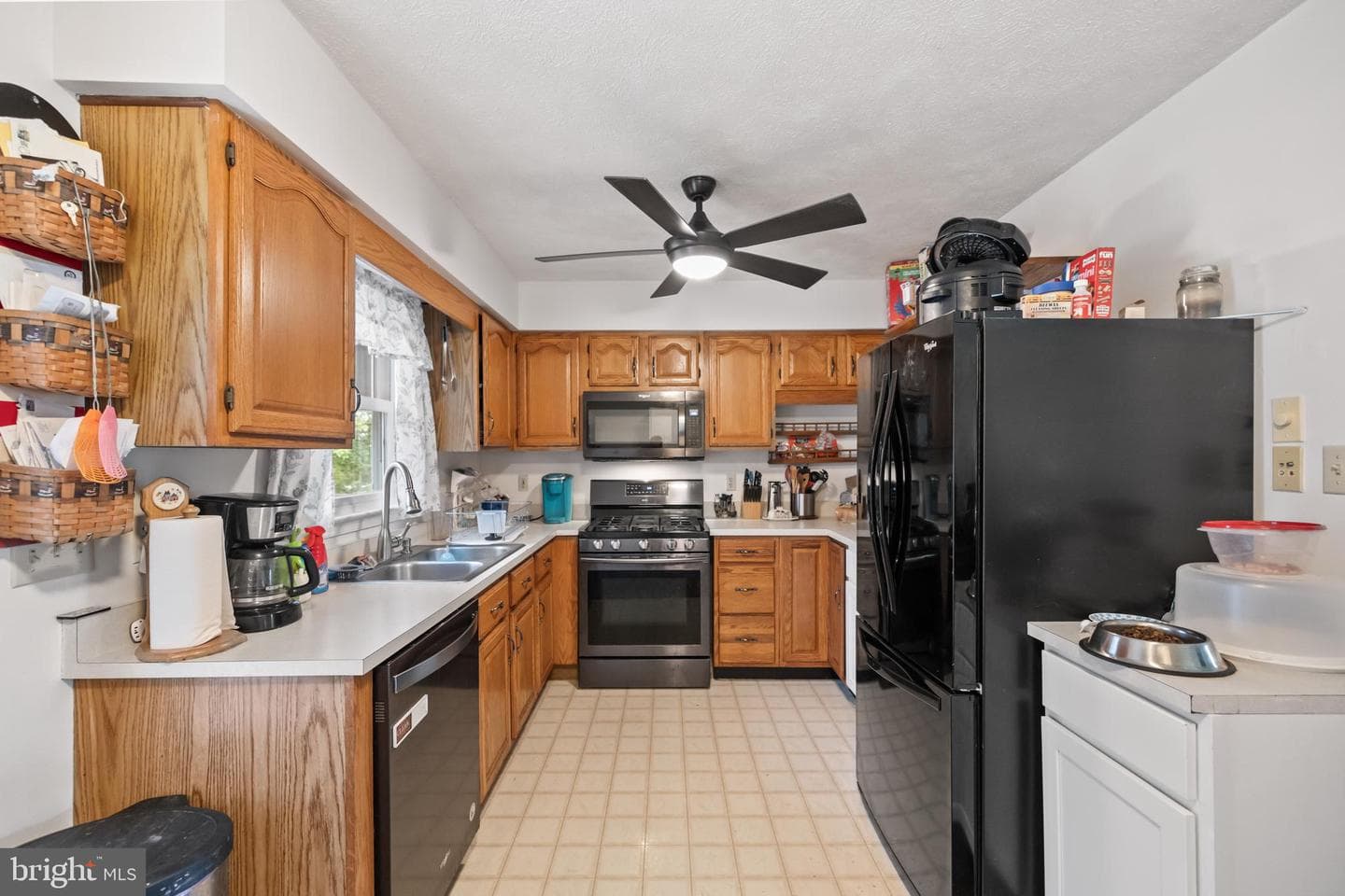 1568 Harrier Lane photo 8