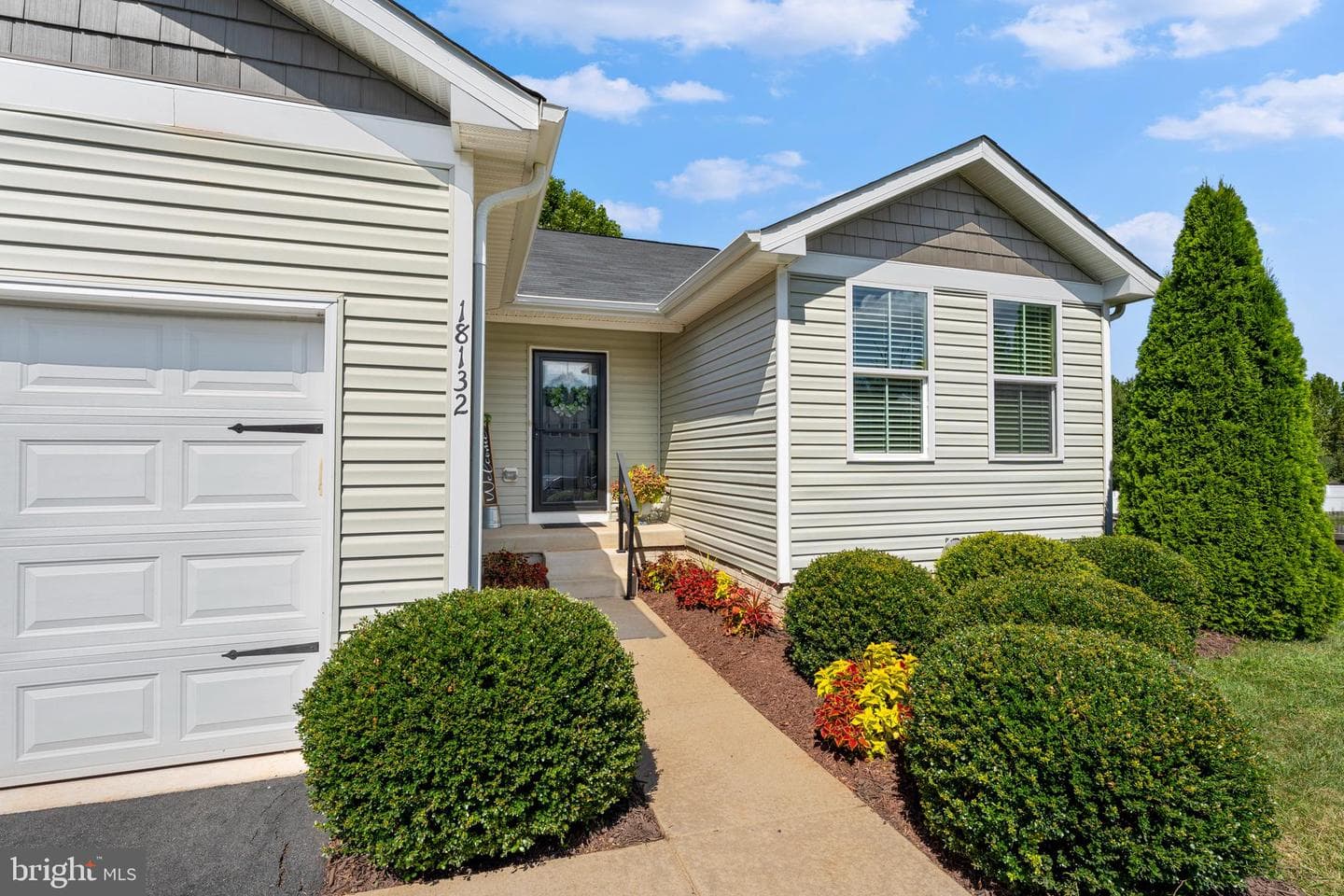 18132 Scenic Creek Lane photo 2