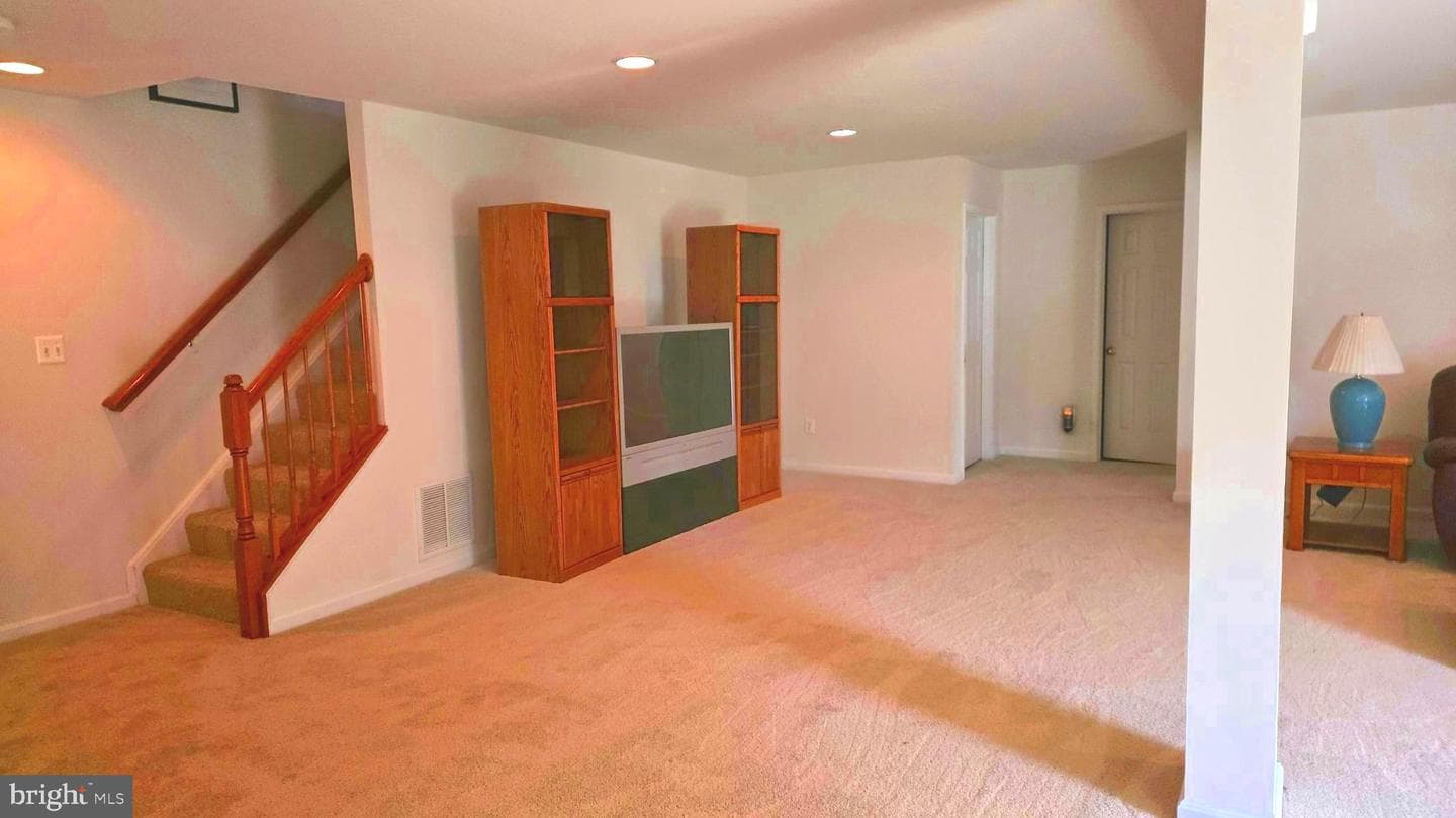 638 Hunters Road photo 31