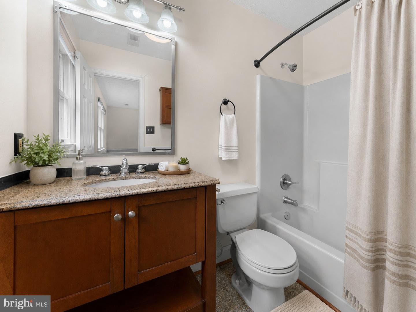 13360 Cameron Court photo 10
