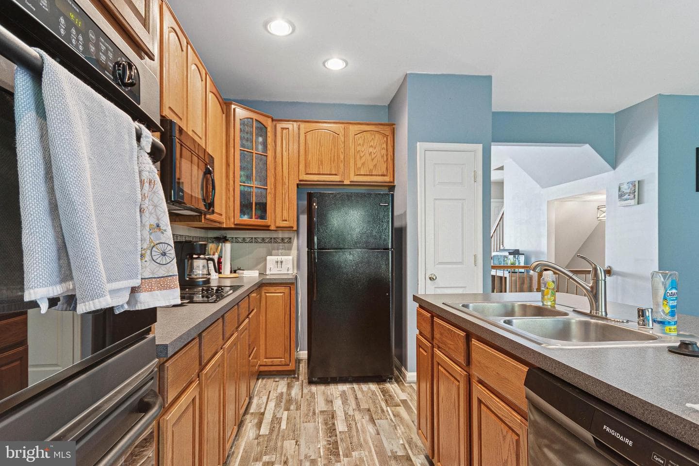 987 Longview Lane photo 9