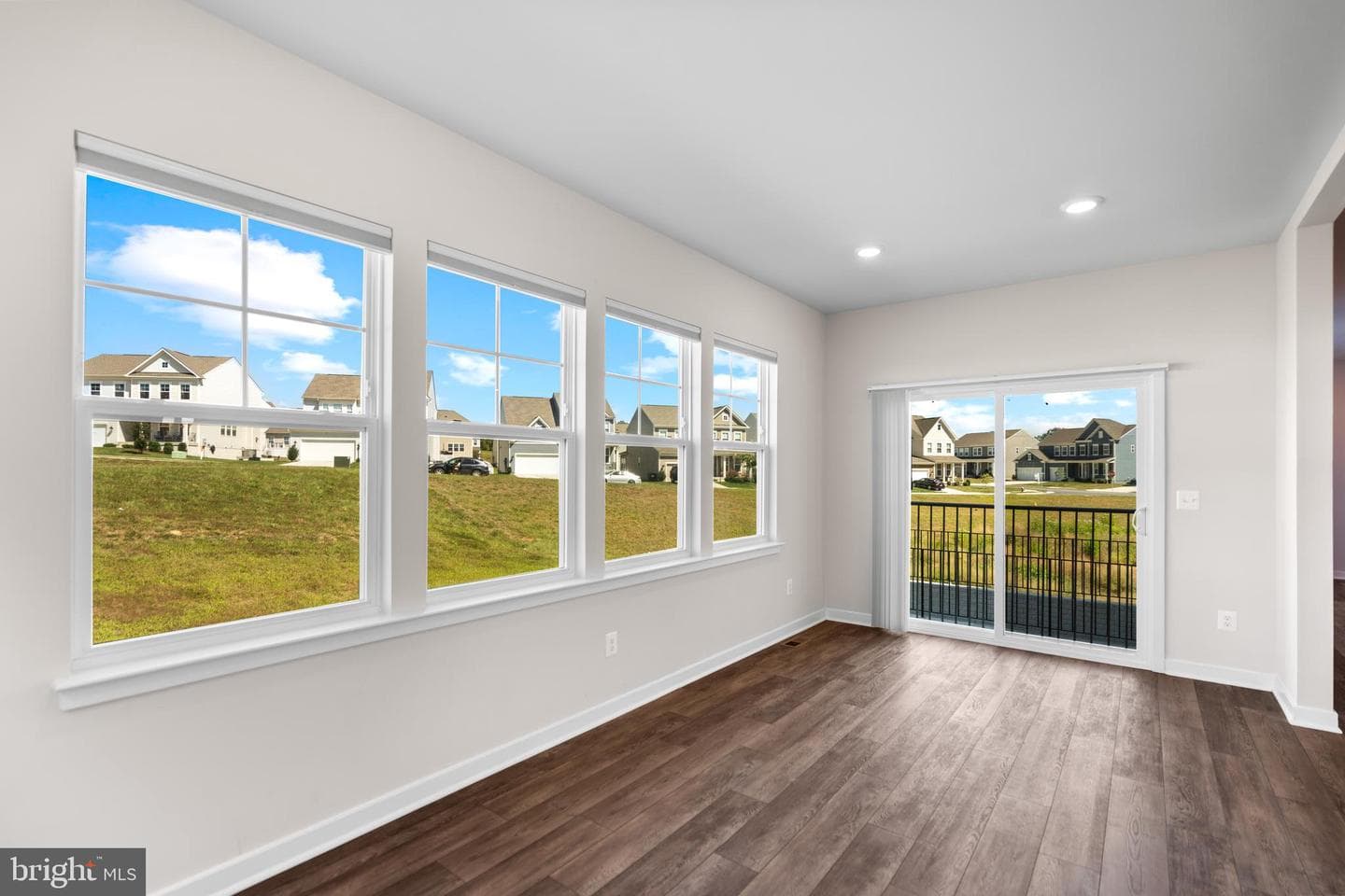 2093 Whithorn Hill photo 10