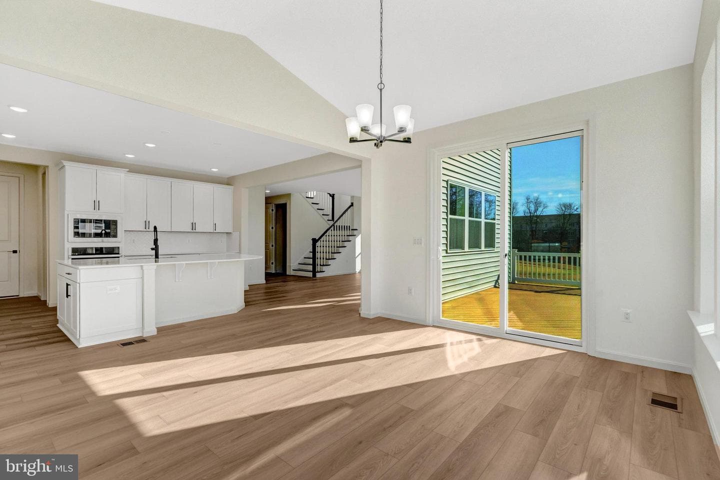 1925 Sunset Lane photo 19