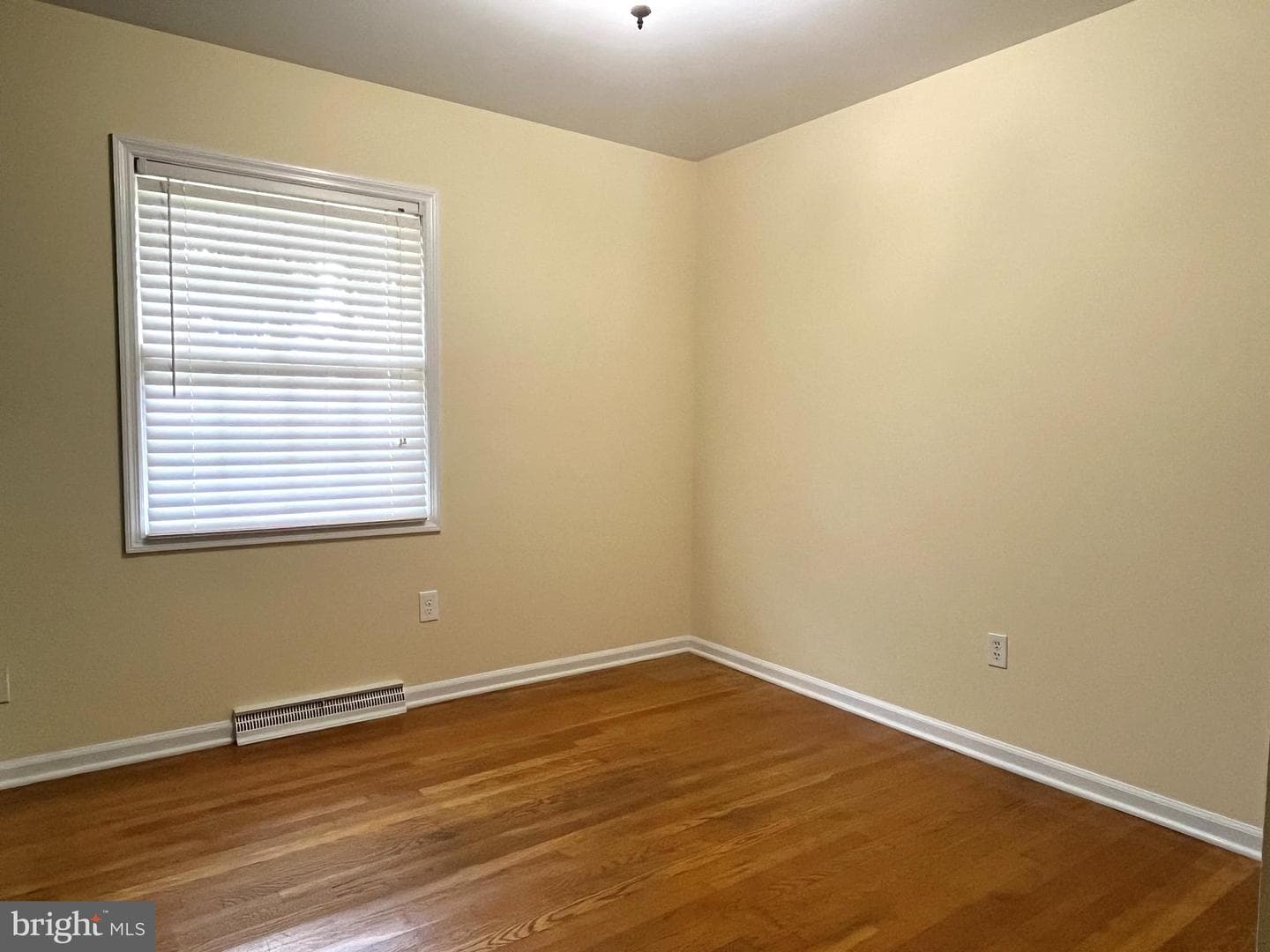11285 Cedar Avenue photo 10