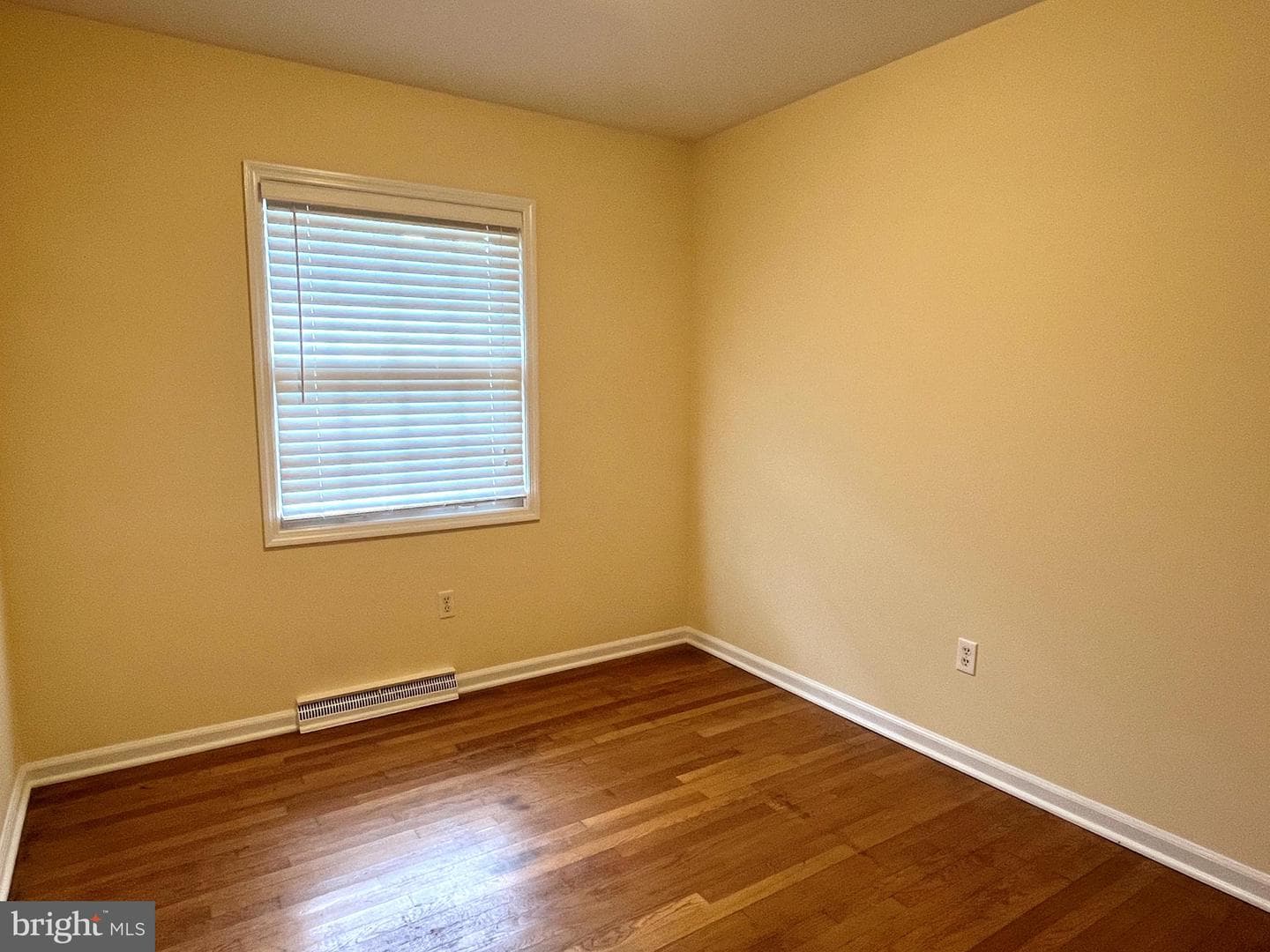 11285 Cedar Avenue photo 11