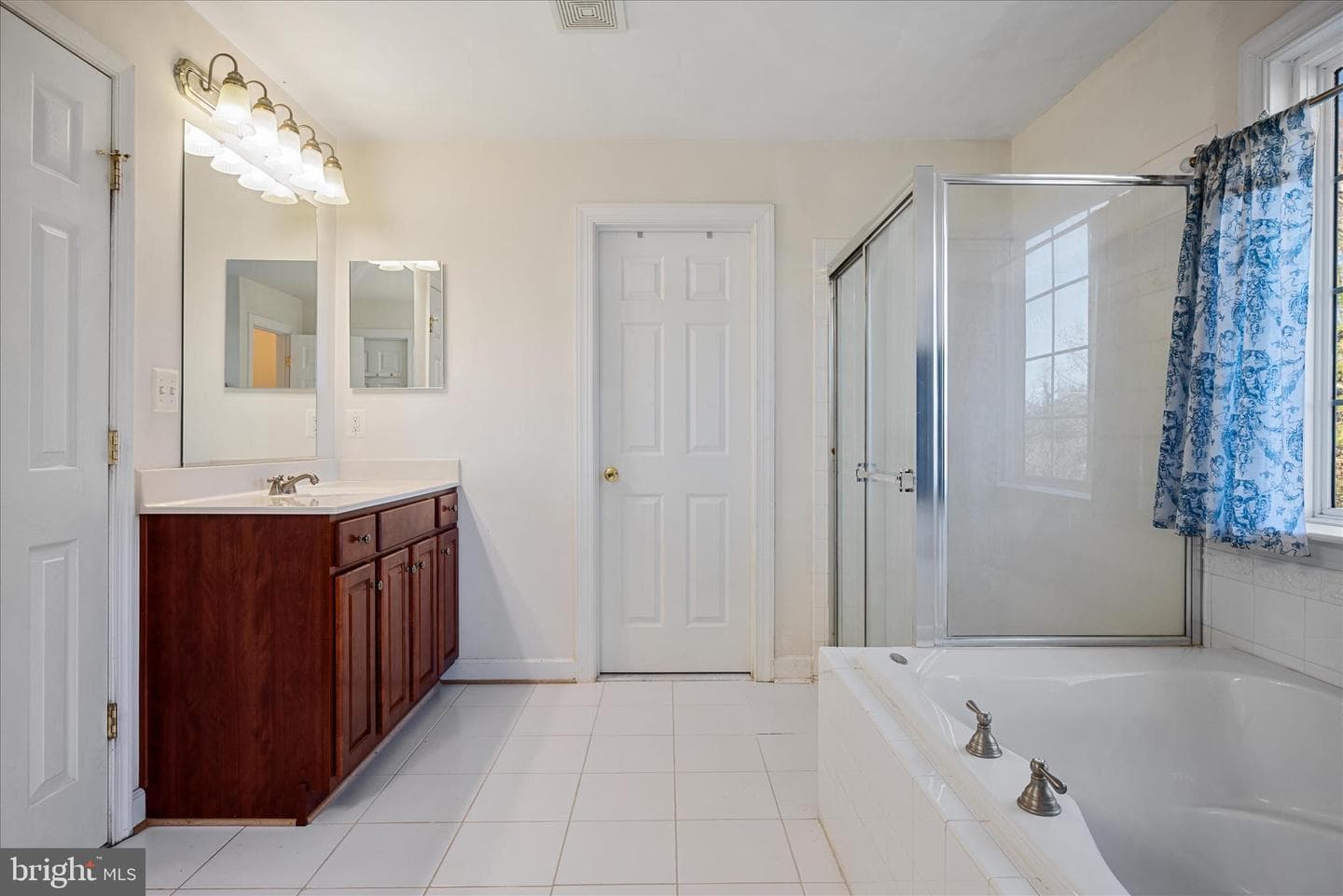 5051 Ridge View Court photo 13