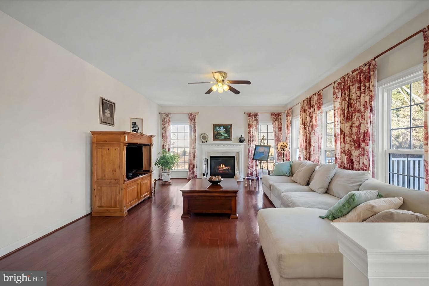 5051 Ridge View Court photo 2