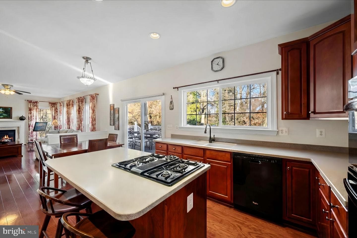 5051 Ridge View Court photo 7