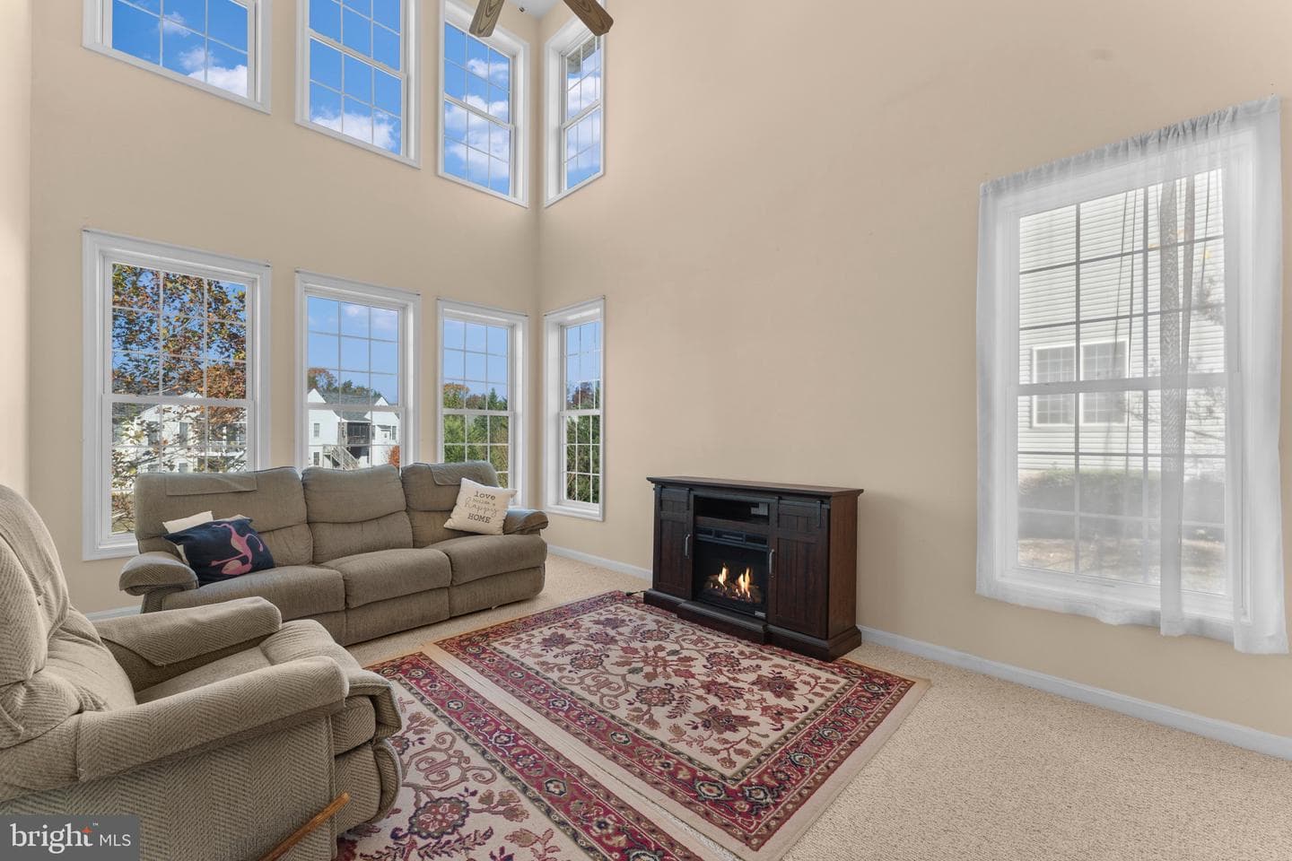 487 Kearns Drive photo 2