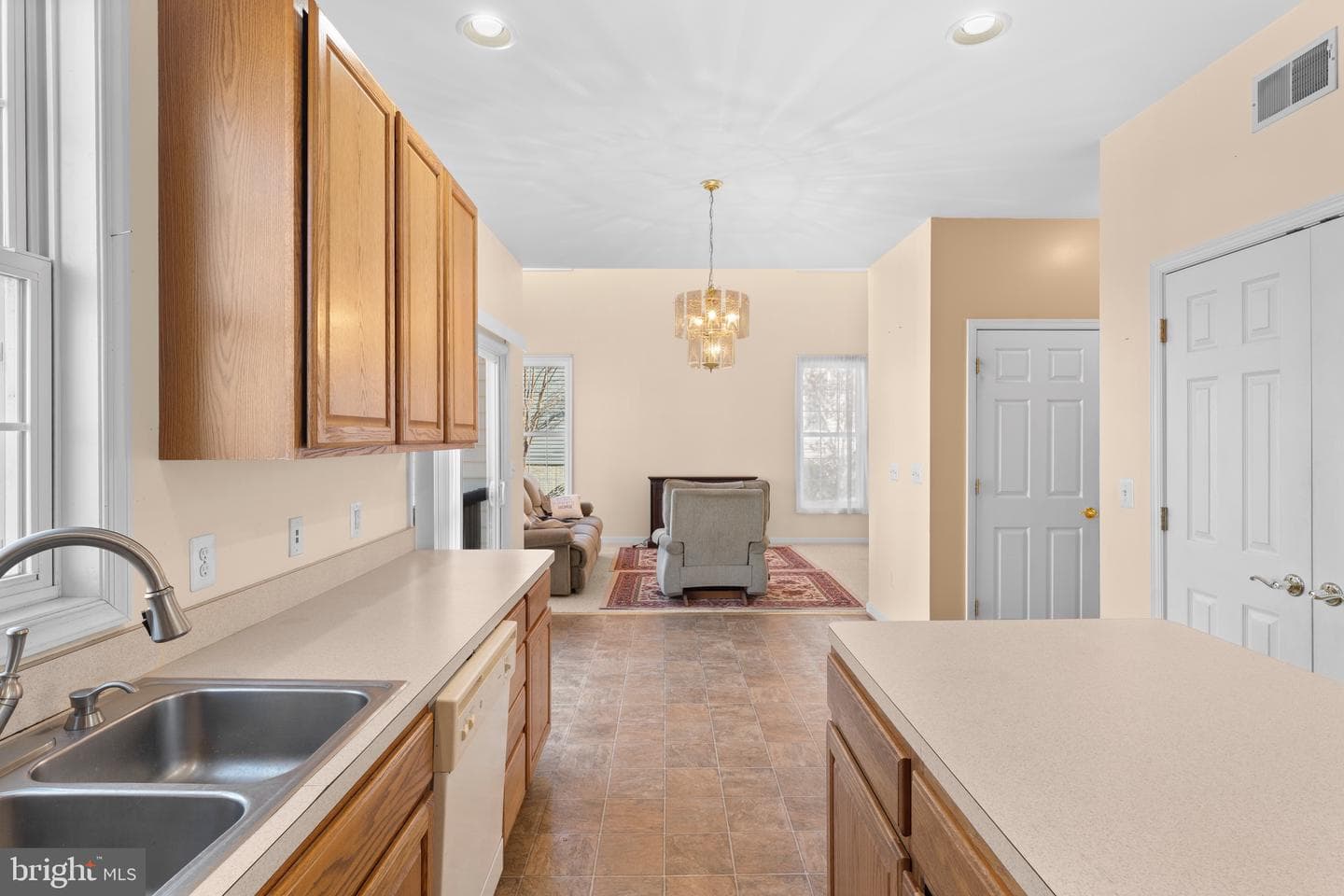 487 Kearns Drive photo 6