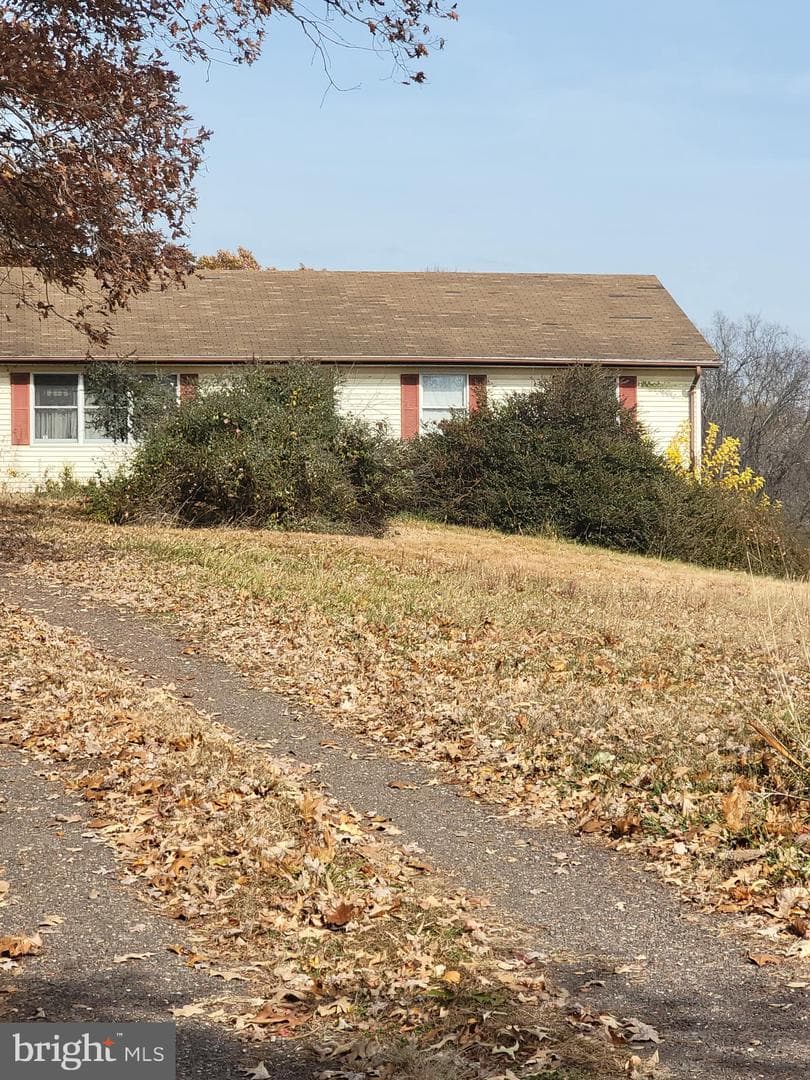 6437 Jeffersonton Road photo 2
