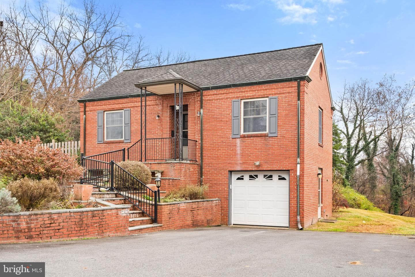 335 W Asher Street photo 1