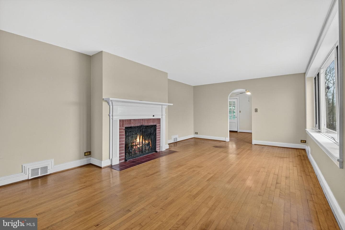 335 W Asher Street photo 10