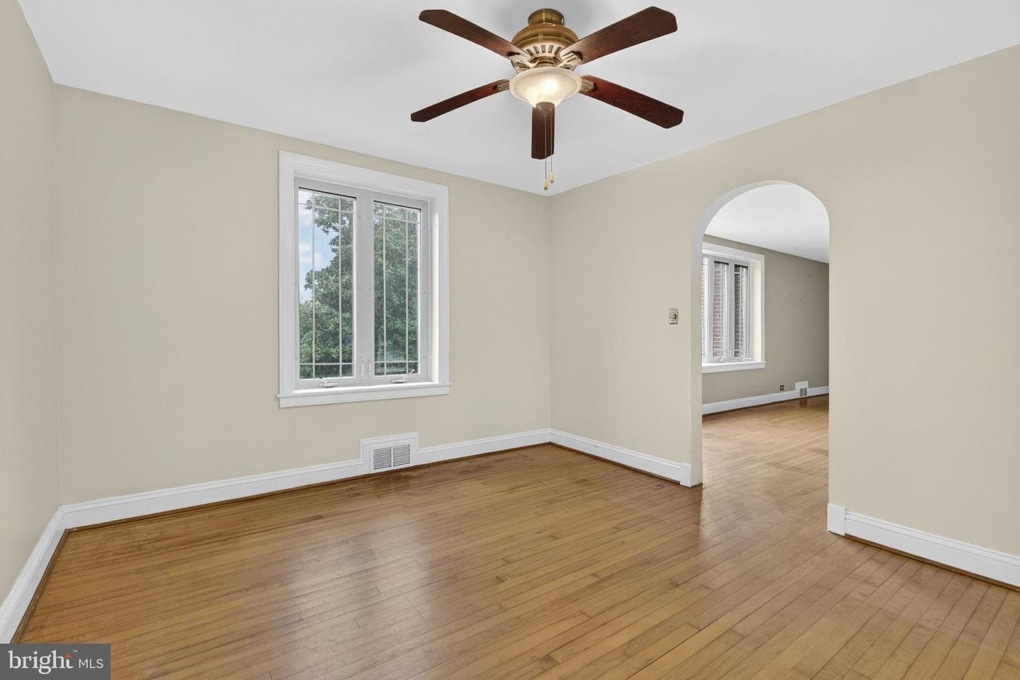 335 W Asher Street photo 17