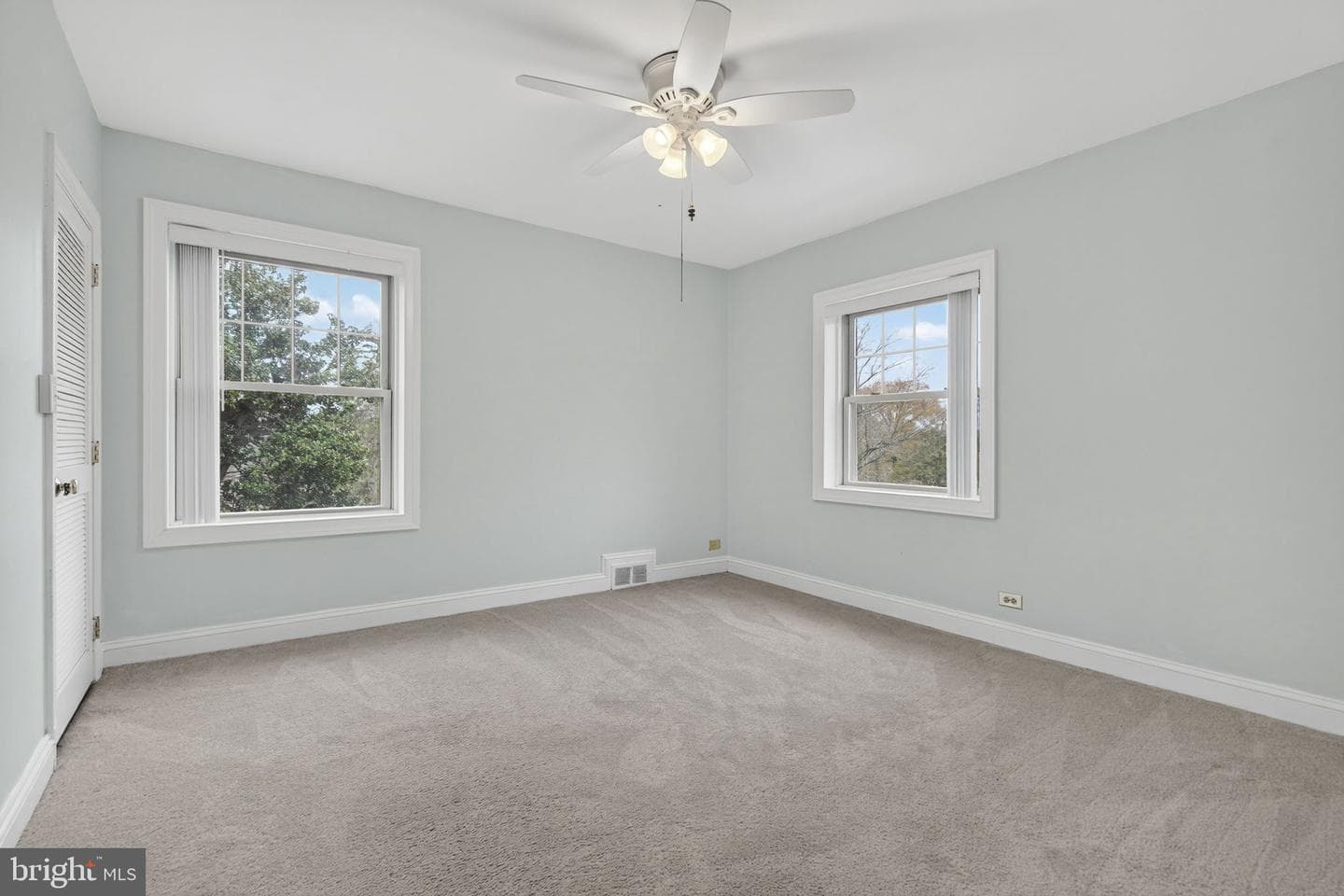 335 W Asher Street photo 27