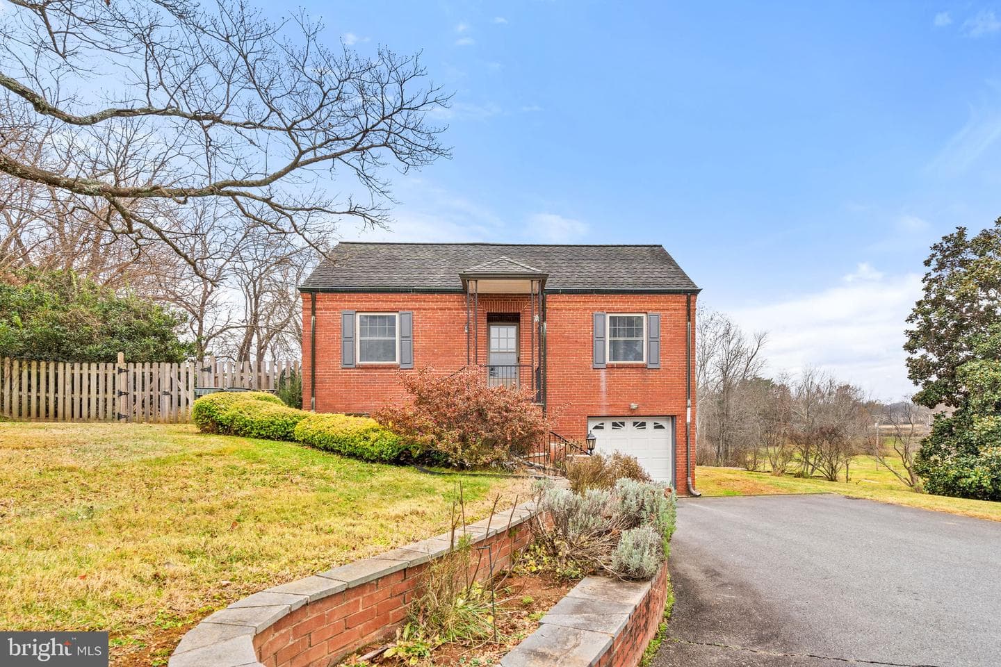 335 W Asher Street photo 3