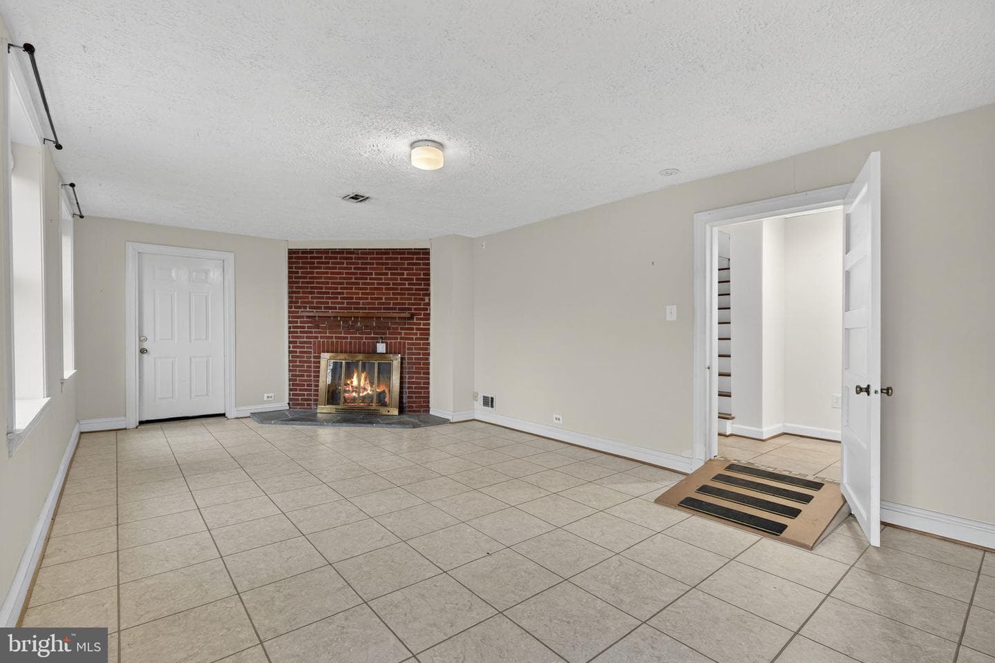 335 W Asher Street photo 34