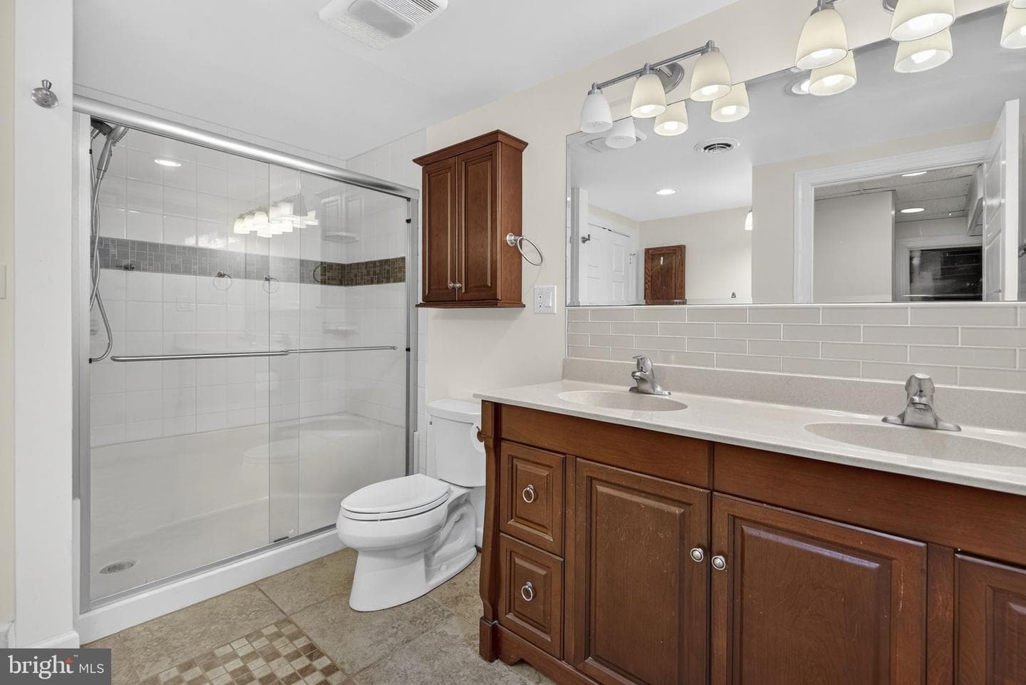 335 W Asher Street photo 36