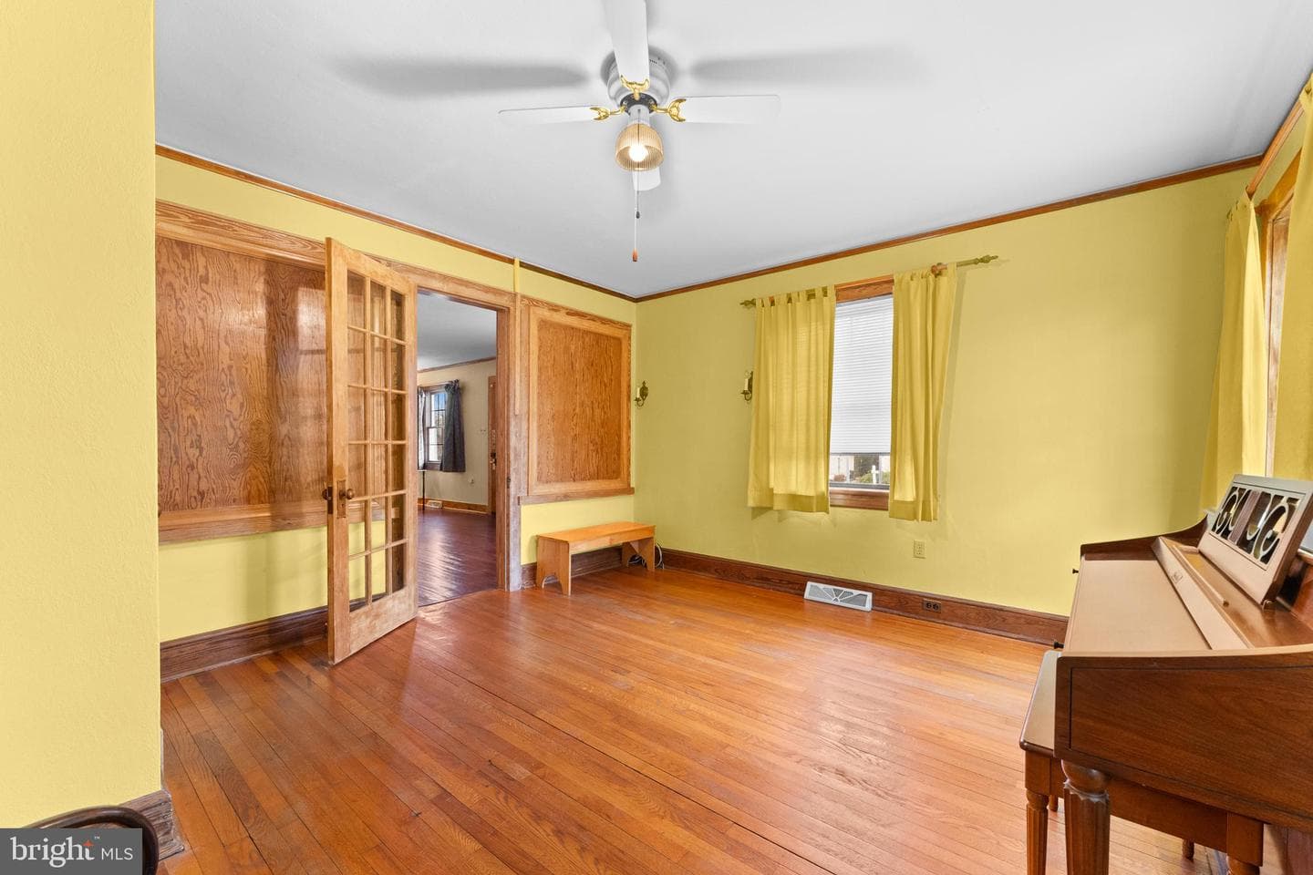 210 Elizabeth Street photo 11