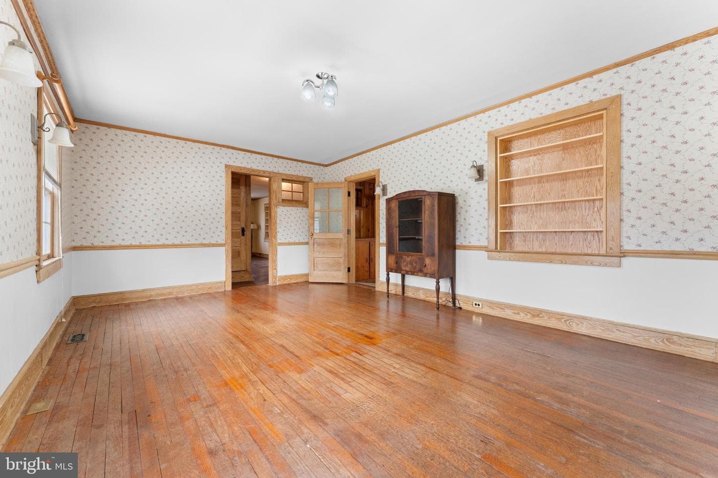 210 Elizabeth Street photo 19