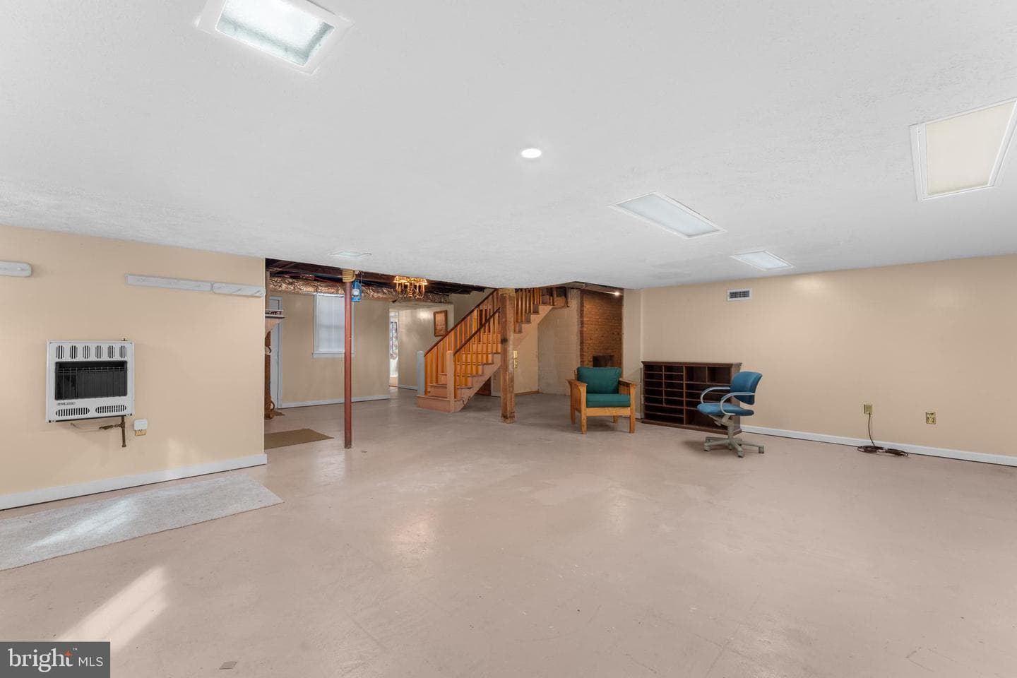 210 Elizabeth Street photo 29