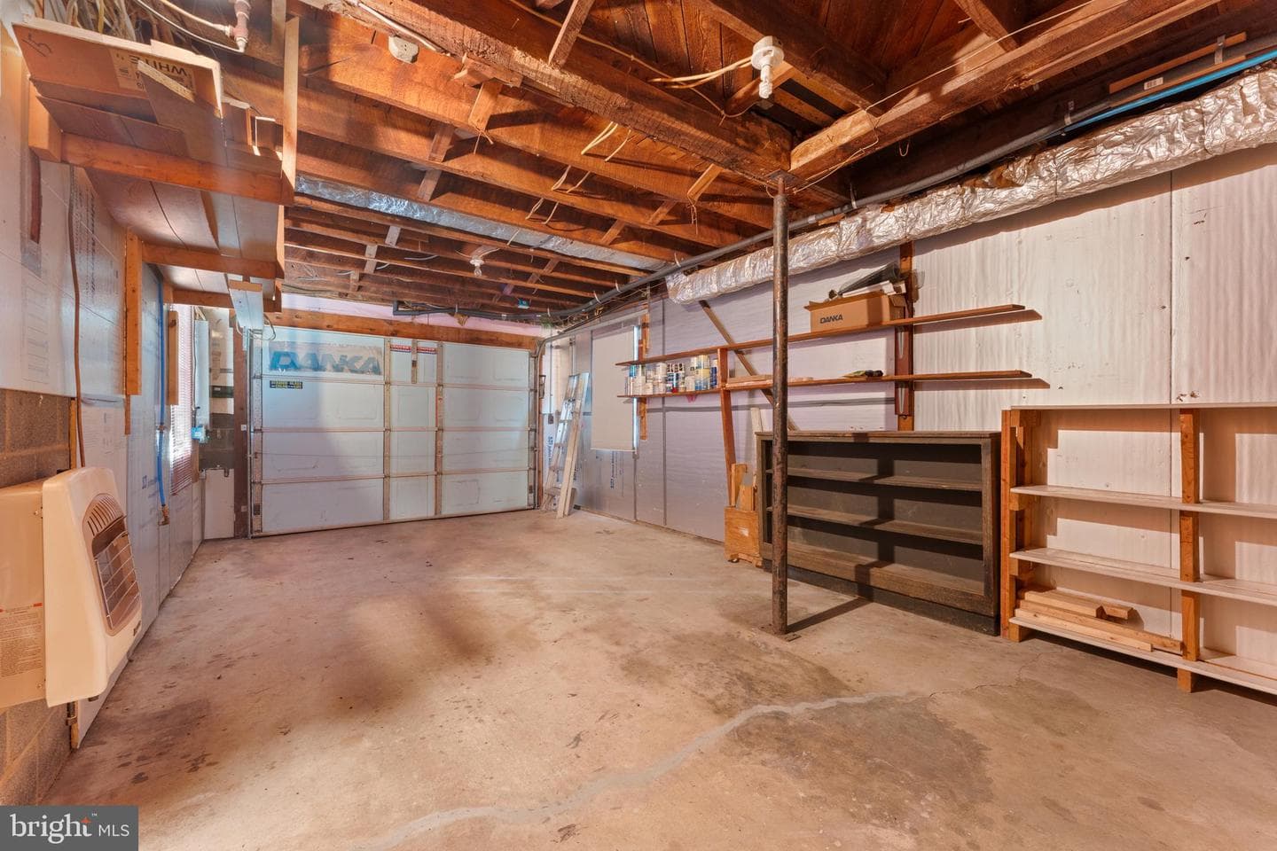 210 Elizabeth Street photo 37