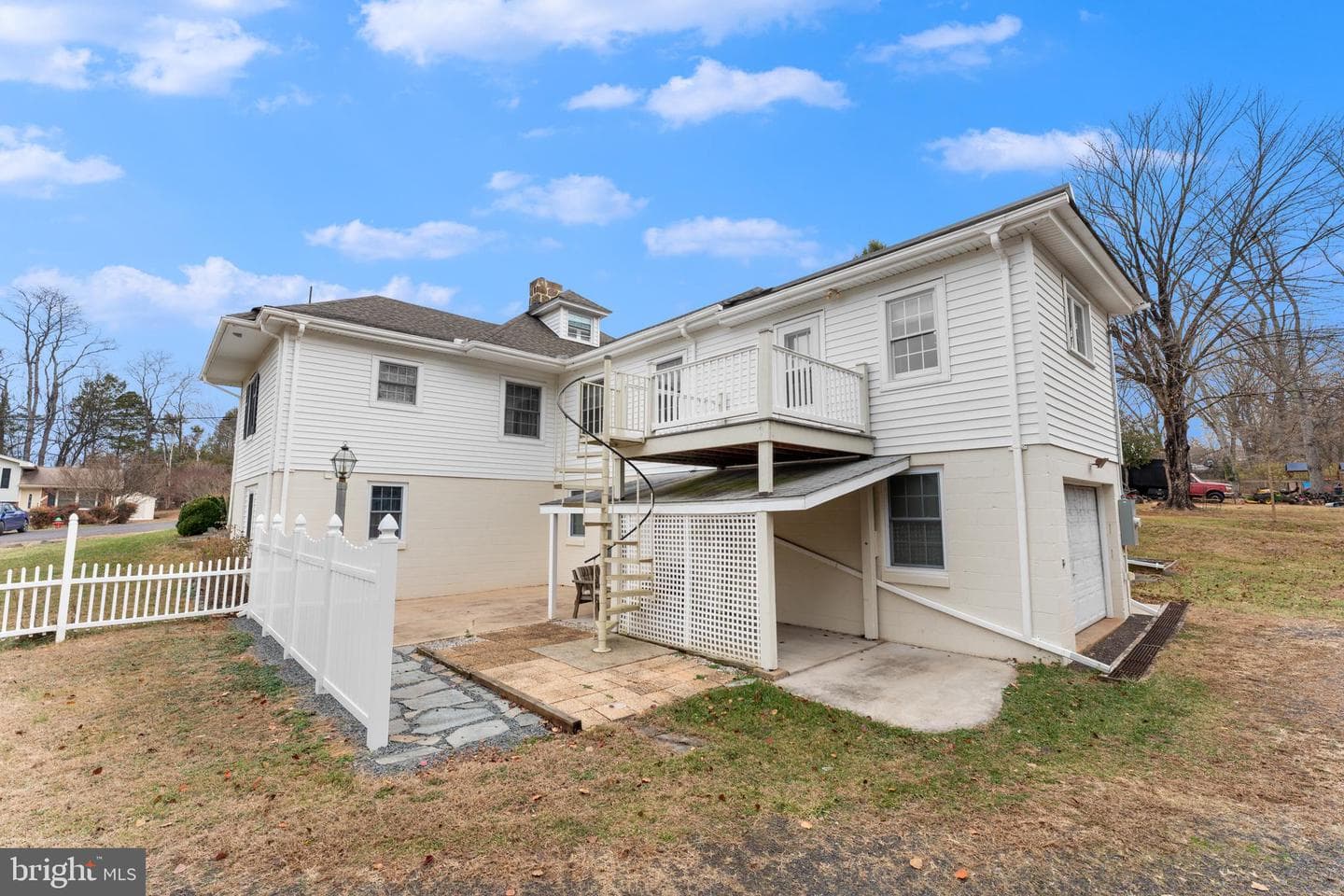 210 Elizabeth Street photo 40