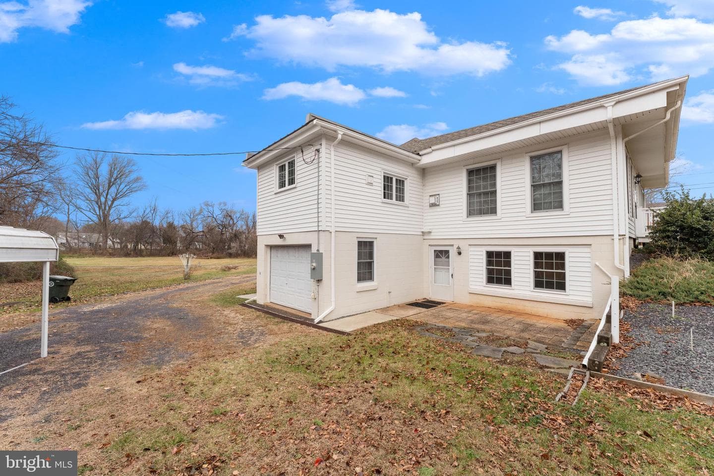 210 Elizabeth Street photo 44