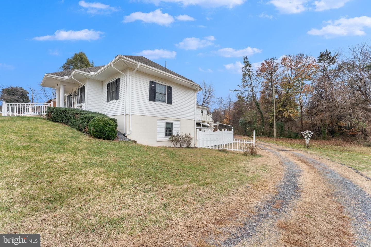 210 Elizabeth Street photo 45