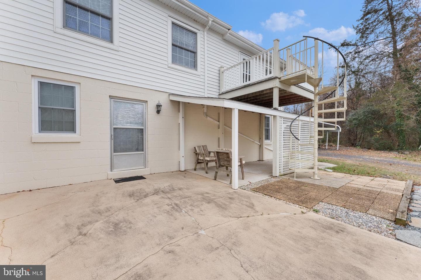 210 Elizabeth Street photo 47