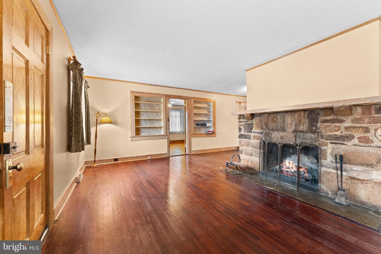 210 Elizabeth Street photo 6