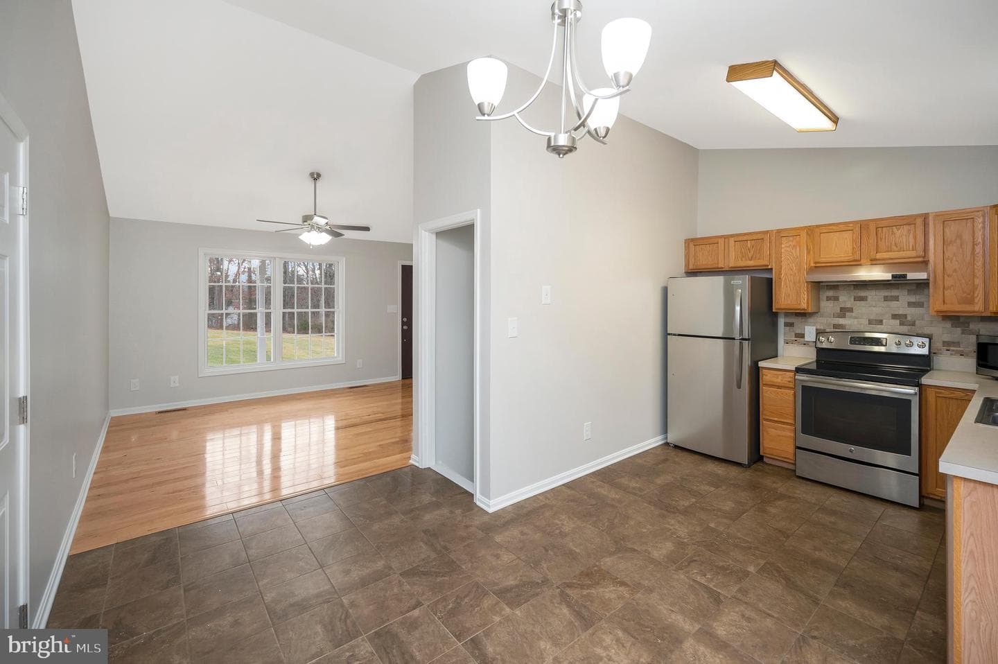 16008 Bruces Lane photo 12