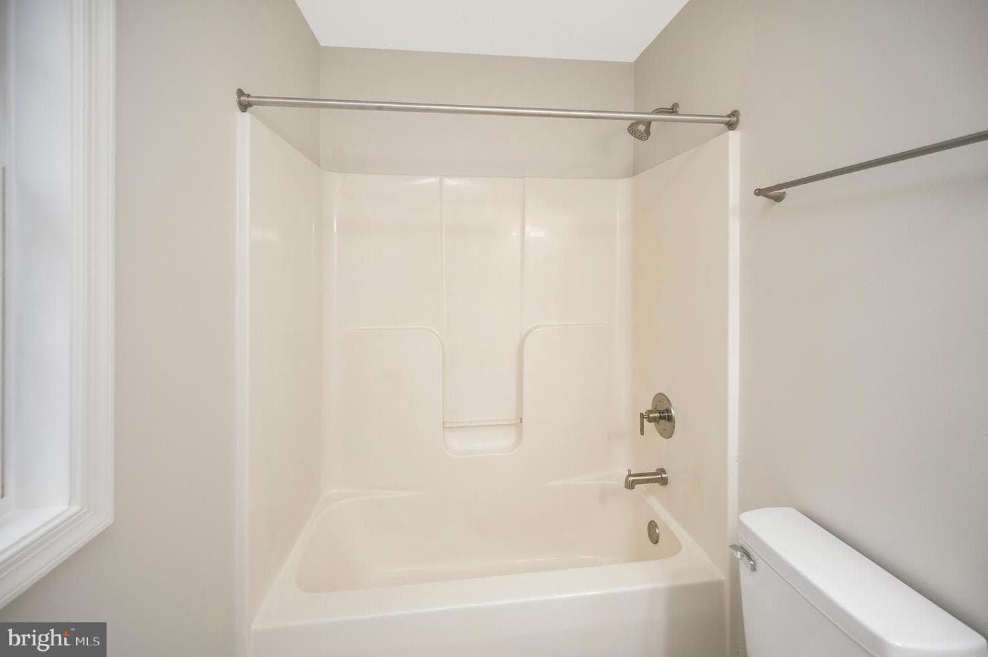 16008 Bruces Lane photo 32