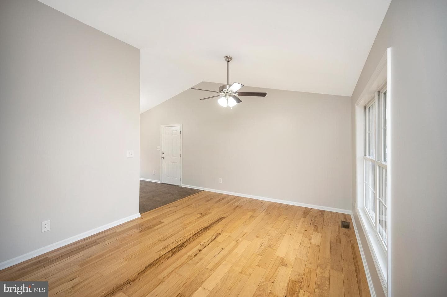 16008 Bruces Lane photo 5