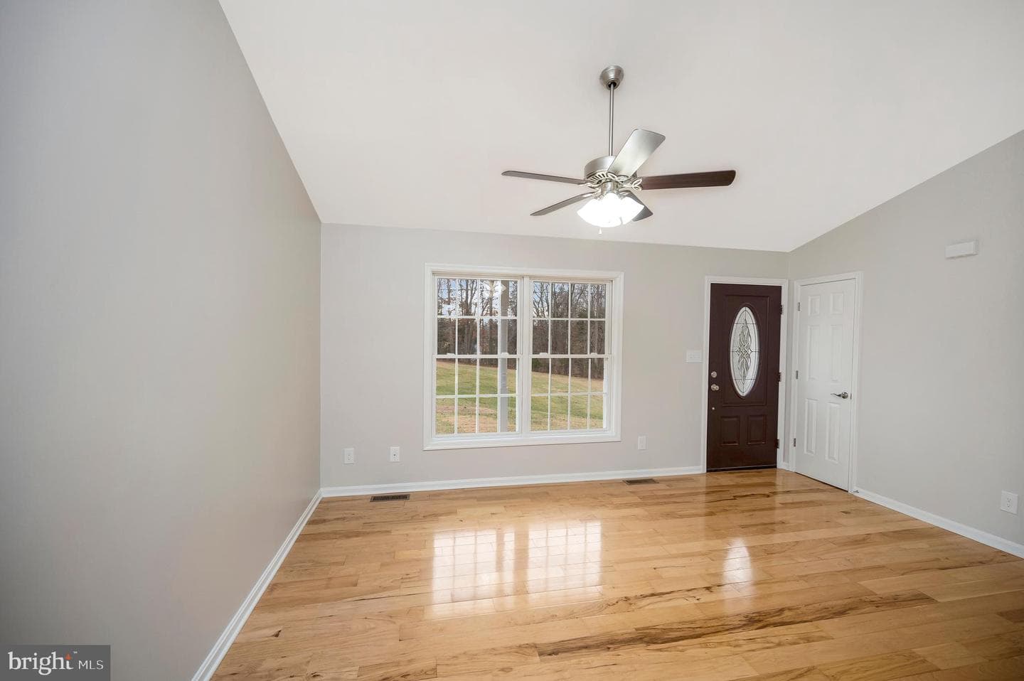 16008 Bruces Lane photo 7