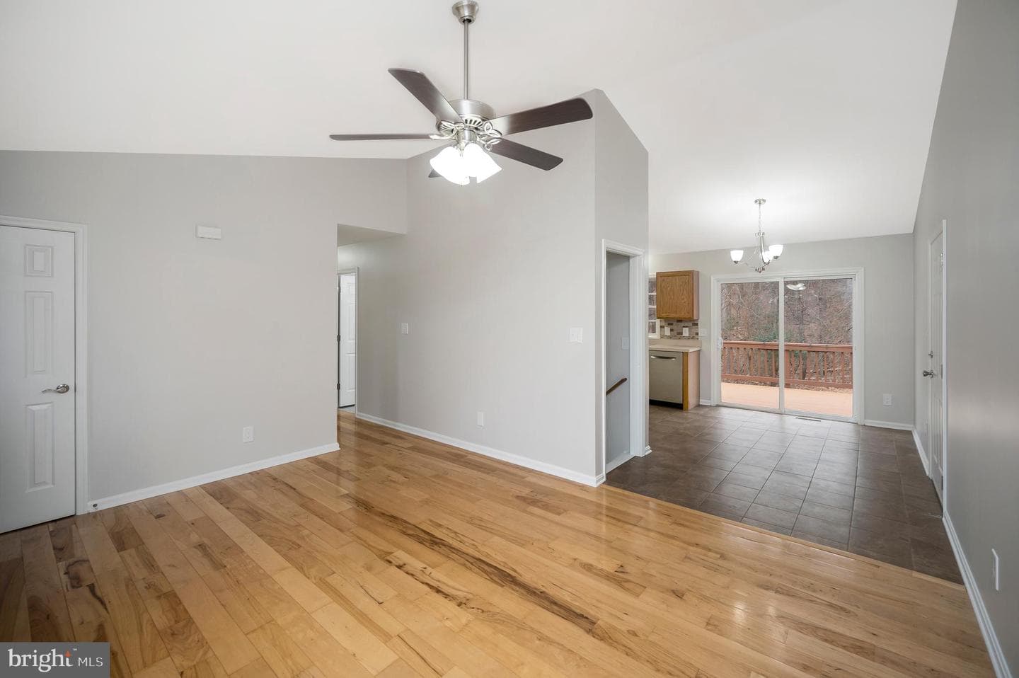 16008 Bruces Lane photo 8