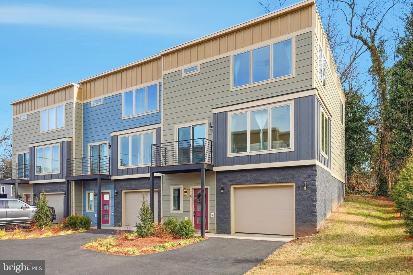 139 Oak View Street