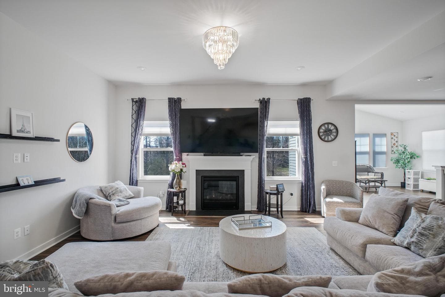 2094 Whithorn Hill photo 10